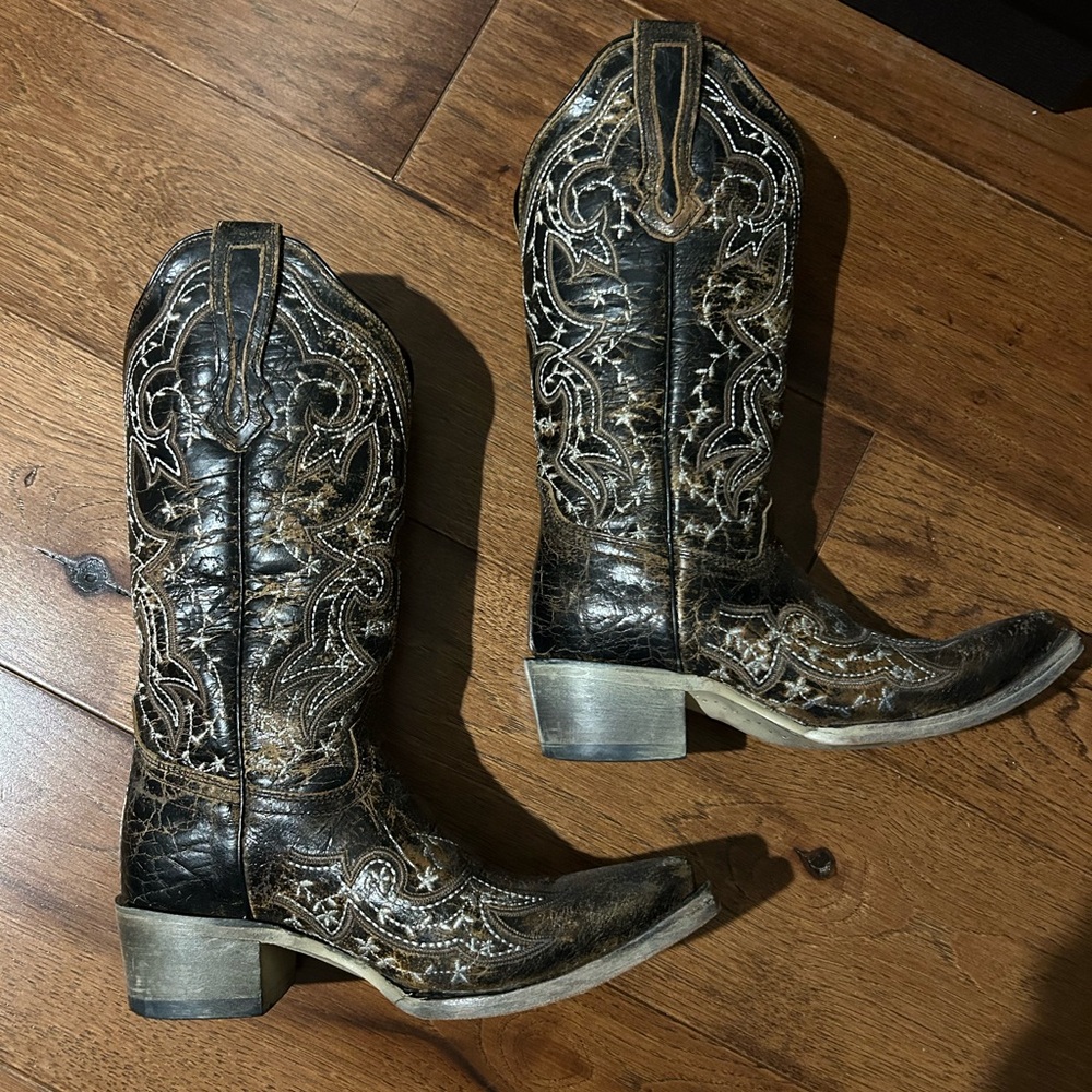 Western Embroidered Brown Cowboy Boots